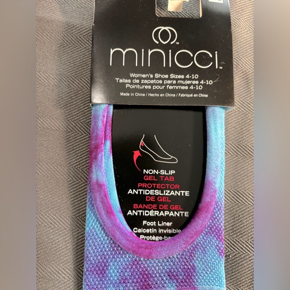 Minicci Women's M/L Two 1 Pair Pack NoShow Liners/Socks 97% Nylon 3% Spandex New - Picture 3 of 3
